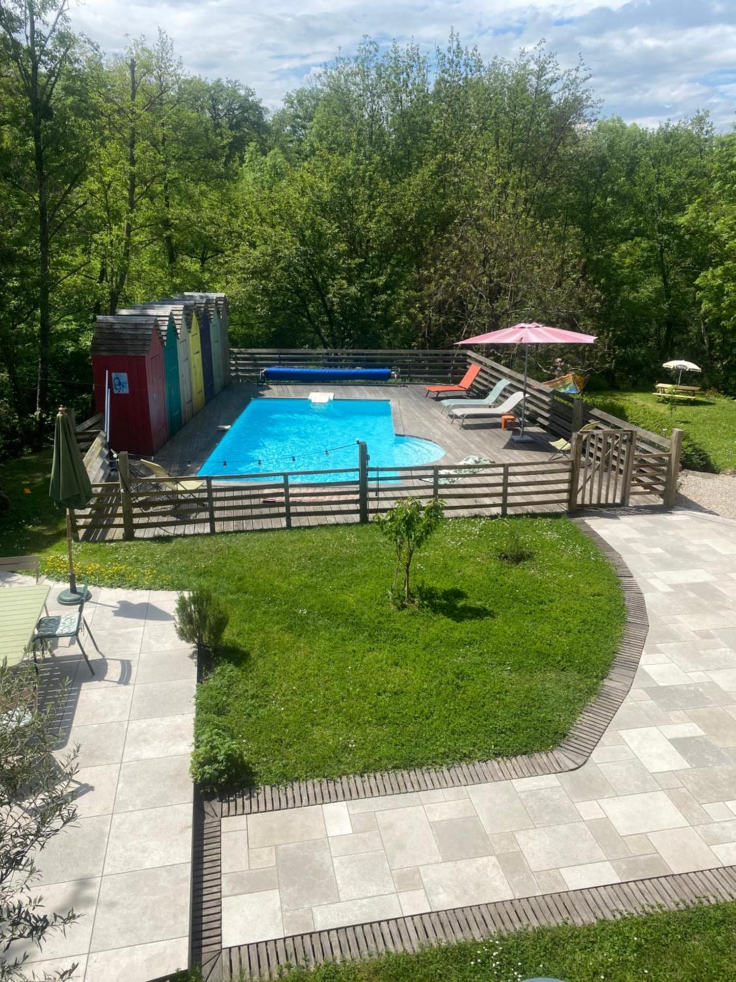 Les Cabanons Bed and breakfast *
