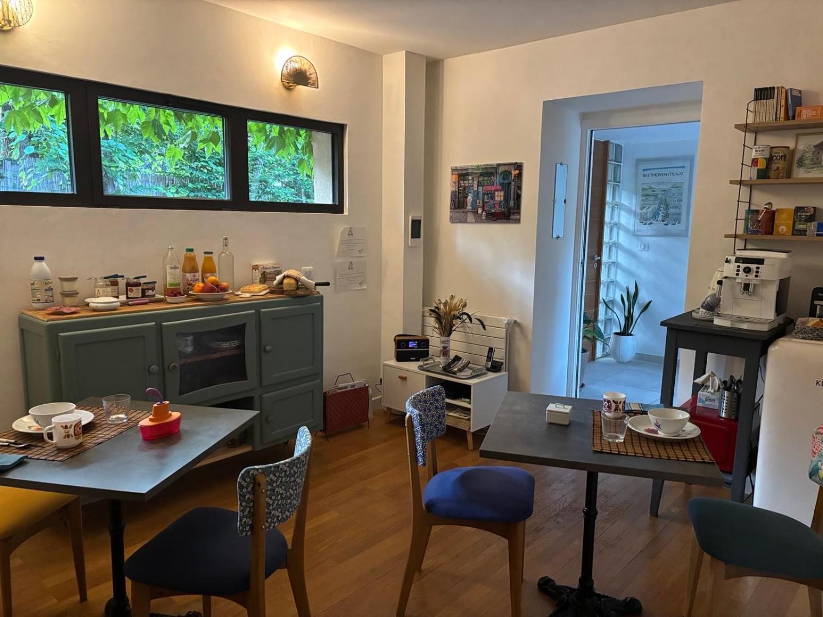 Les Cabanons Bed and breakfast